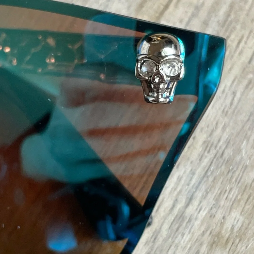 Unisex Skull Sunglasses NWOT